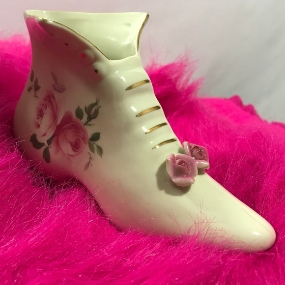 Ceramic Victorian Shoe Vase - Picture 1 of 4